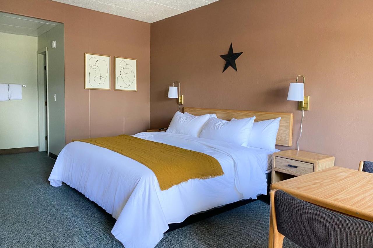 The Benson Motel - Benson, Mn - Us-12 Hwy ภายนอก รูปภาพ