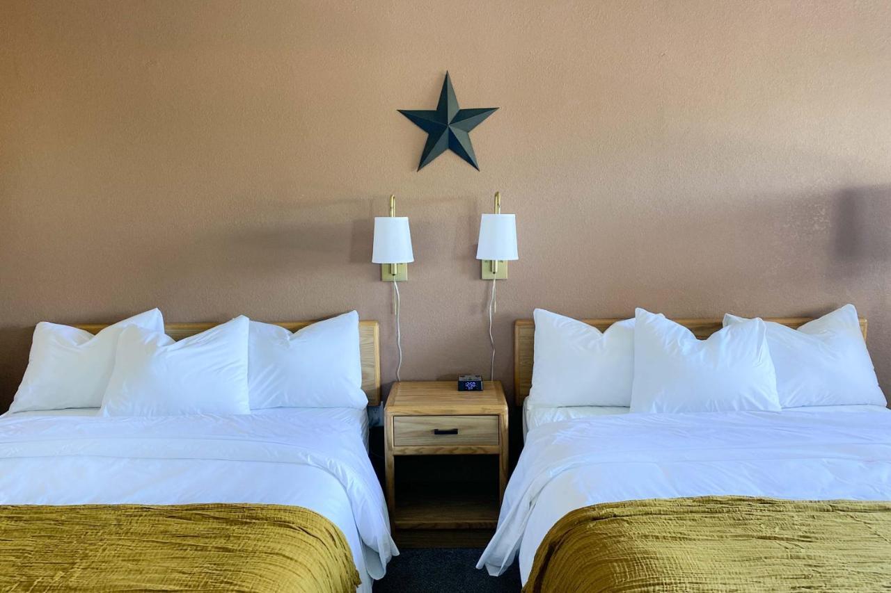 The Benson Motel - Benson, Mn - Us-12 Hwy ภายนอก รูปภาพ